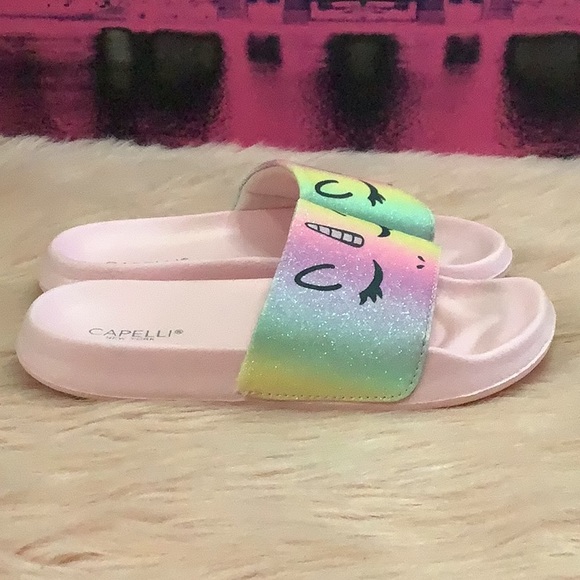 Unicorn slides. Kids Sz 1/2 🦄 🌈 - Picture 3 of 6